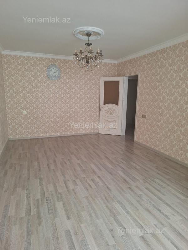 Bina evi menzil Satılır Sumqayıt 10-cu mikrorayon Sumqayit seh. 10-cu mkr. 9/9 4 otaqli menzil satilir. Orta men