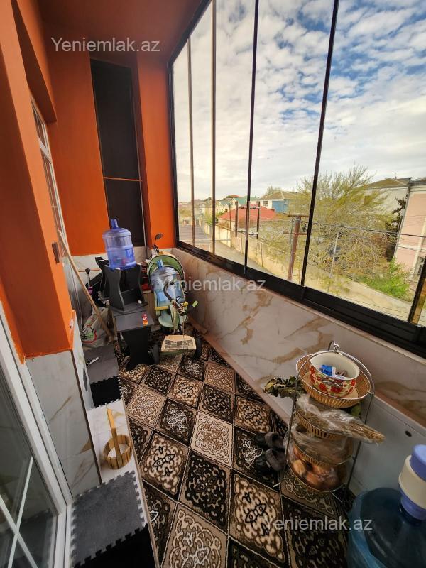 Bina evi menzil Satılır Bakı Sabunçu rayonu Bakıxanov qəs. Mənzil təmirlidir,qaz,su,işıq daimidir.Mənzilin kombi sistemi