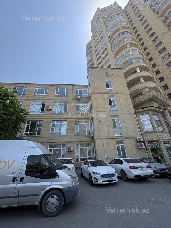 3 otaqlı Bina evi menzil, Səbail rayonu, Bakı