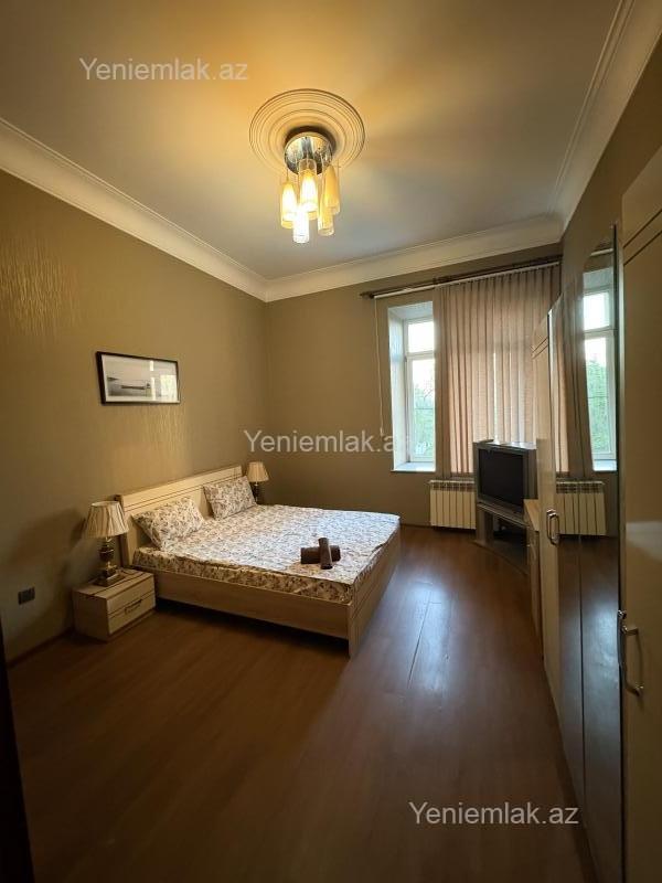 3 otaqlı Bina evi menzil, Səbail rayonu, Bakı
